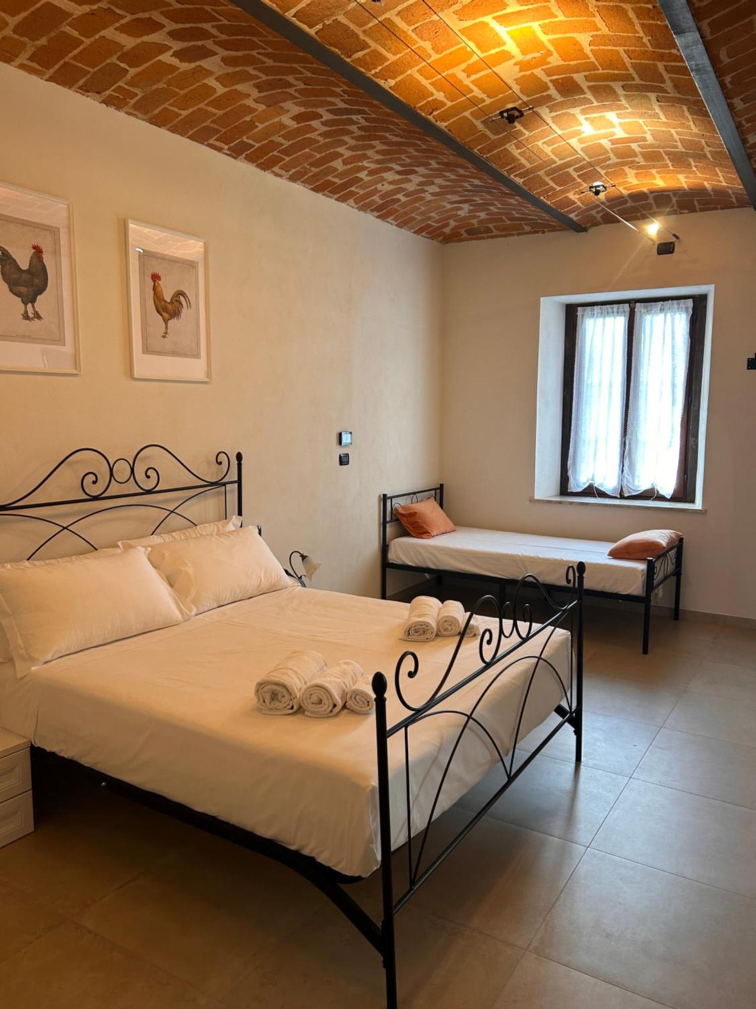 Tenuta Agricola La Cava- Cantina E Agriturismo San Damiano dʼAsti Exteriör bild