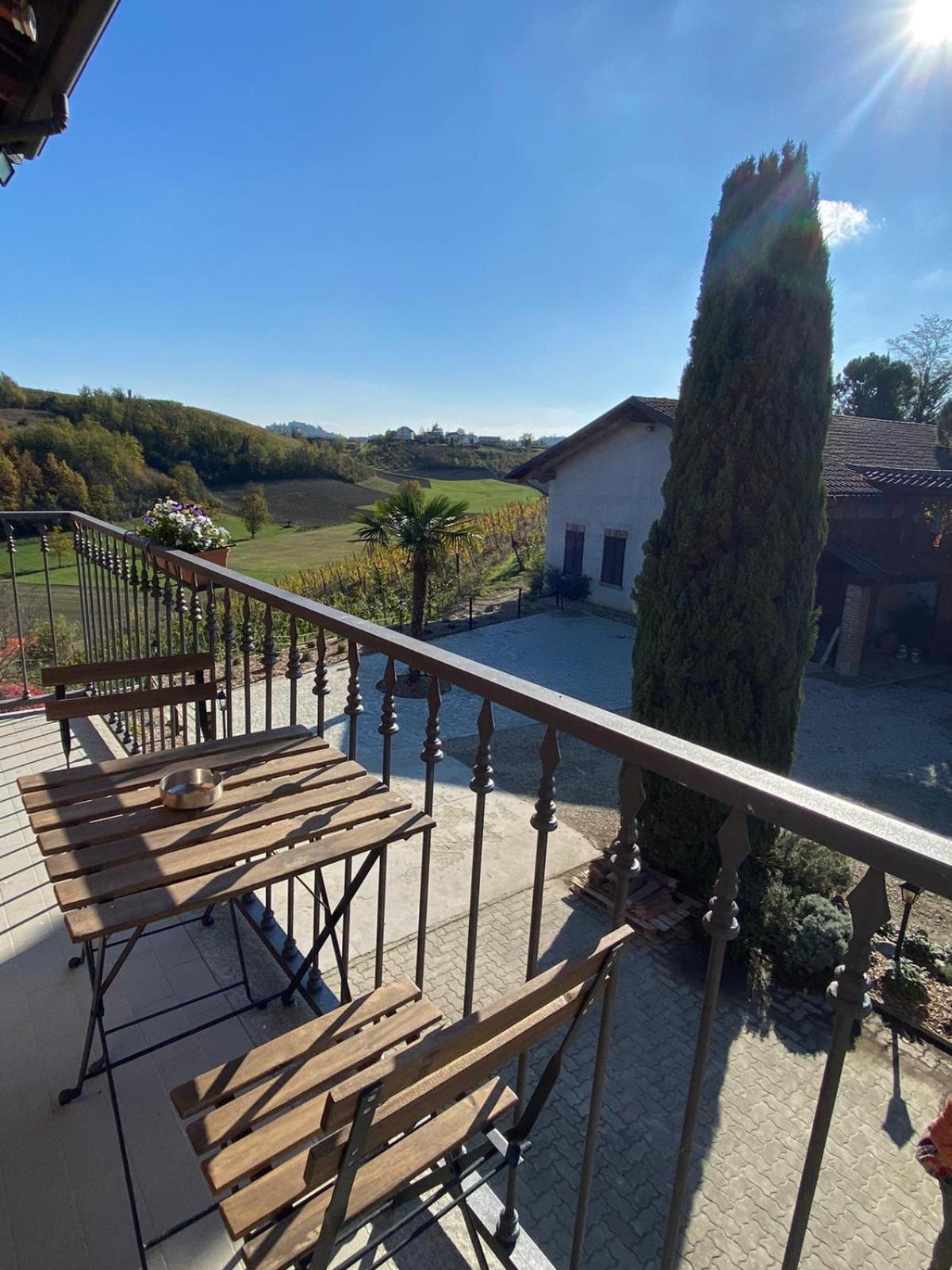Tenuta Agricola La Cava- Cantina E Agriturismo San Damiano dʼAsti Exteriör bild