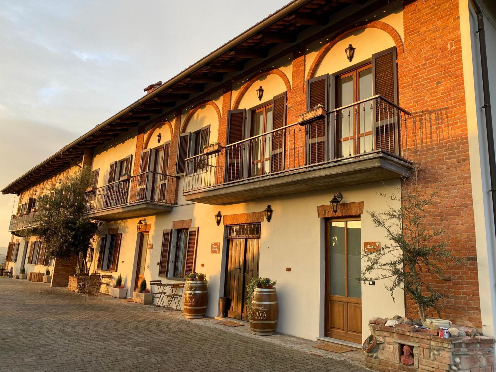 Tenuta Agricola La Cava- Cantina E Agriturismo San Damiano dʼAsti Exteriör bild