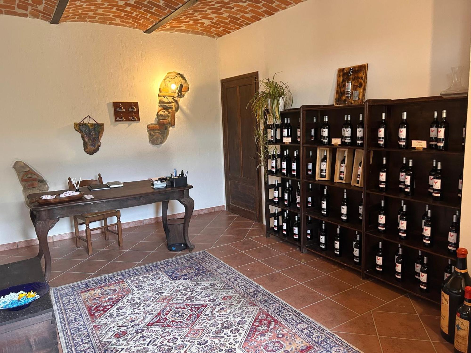 Tenuta Agricola La Cava- Cantina E Agriturismo San Damiano dʼAsti Exteriör bild
